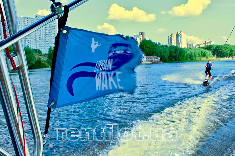 Wakeboarding on the Bayliner-175 Wake boat