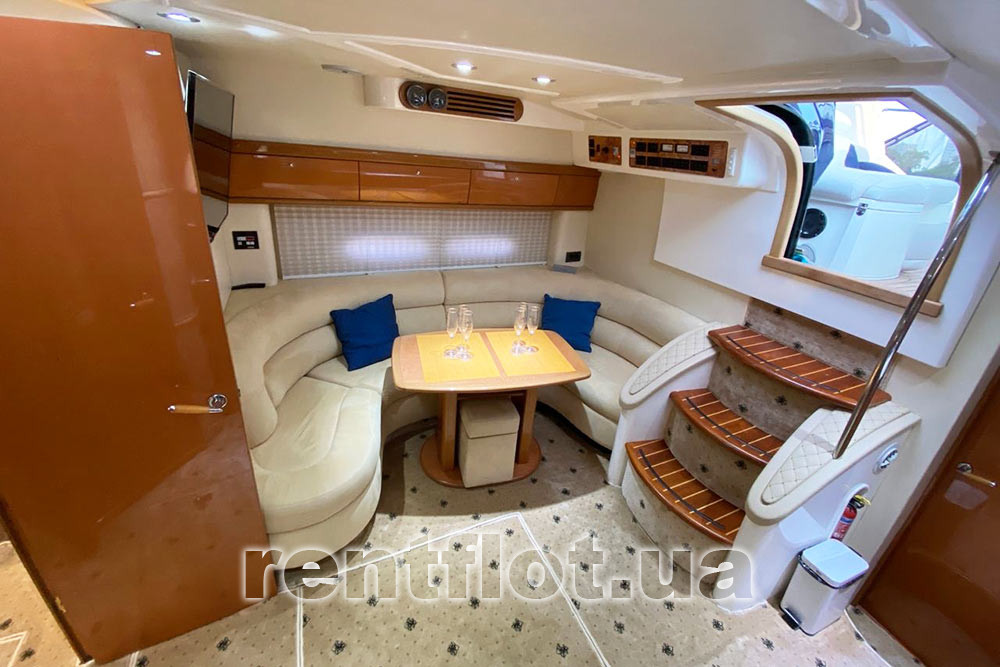 Enlarge photo of the saloon of motor yacht Amore Saloon of motor yacht Amore
