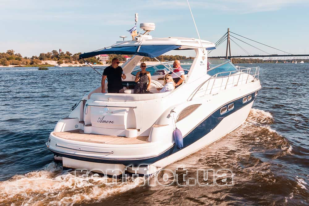 Enlarge the photo of guests on board the motor yacht Amore Guests on board motor yacht Amore