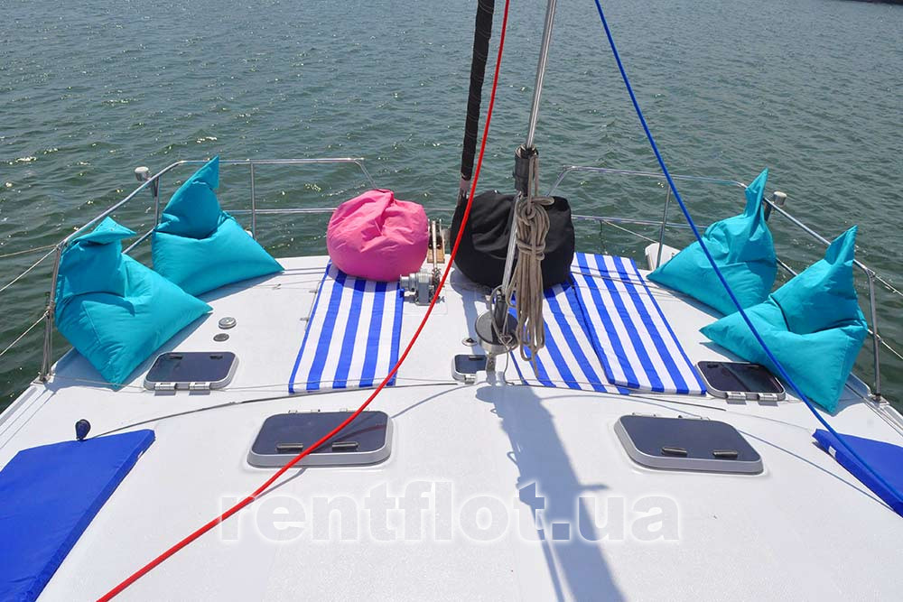 Enlarge photo of rest on the sun deck of the catamaran Ocean Relax on the sun deck of the Catamaran Ocean