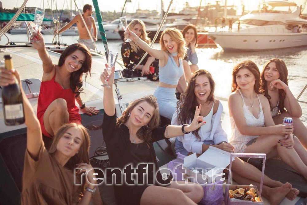 Enlarge photo of a bachelorette party on a catamaran Ocean Hen party on catamaran Ocean
