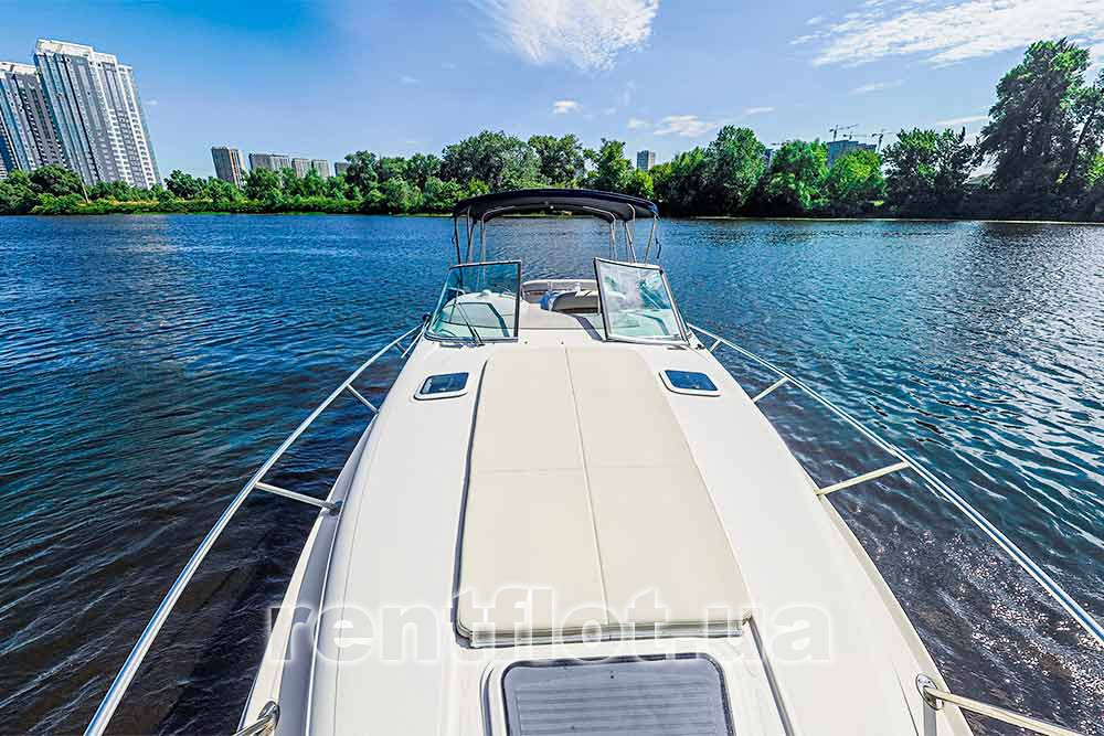 Enlarge photo of the view from the bow of the sun deck of the motor yacht Regal-2660 View from the bow of the sun deck of motor yacht Regal-2660