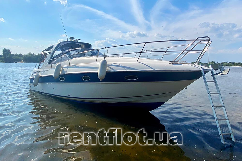 Увеличить фото моторной яхты Бавария-32 Спорт у острова Моторная яхта Бавария-32 Спорт у острова