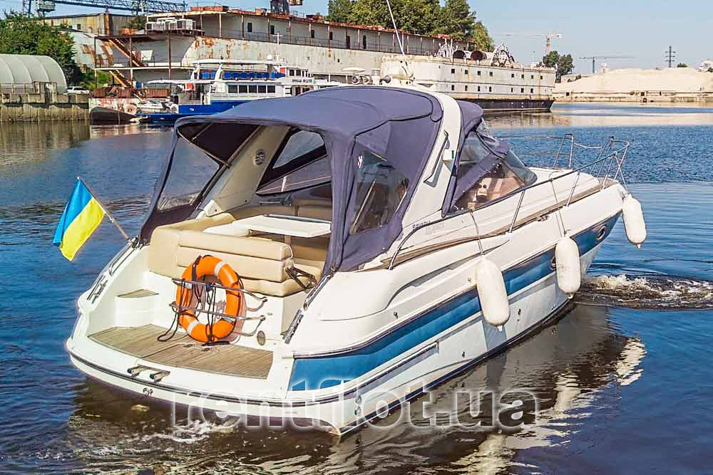 Увеличить фото тента на моторной яхте Бавария-32 Спорт Тент на моторной яхте Бавария-32 Спорт