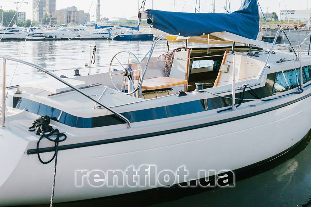 Кокпіт парусної яхти Чумак