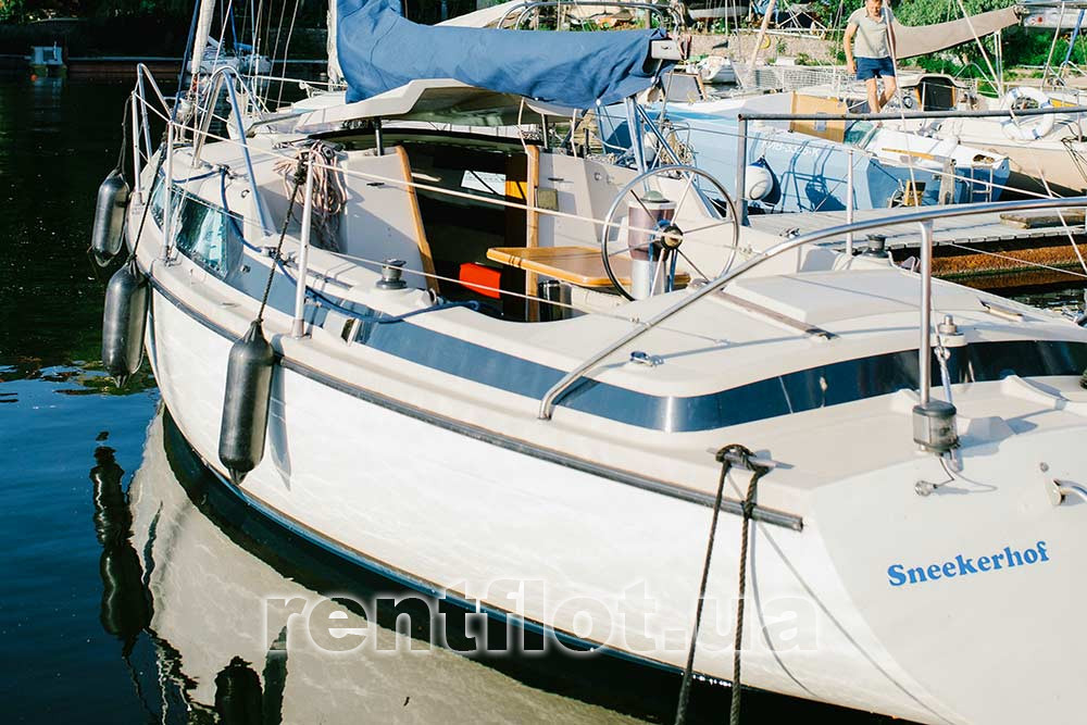 Лівий борт парусної яхти Чумак