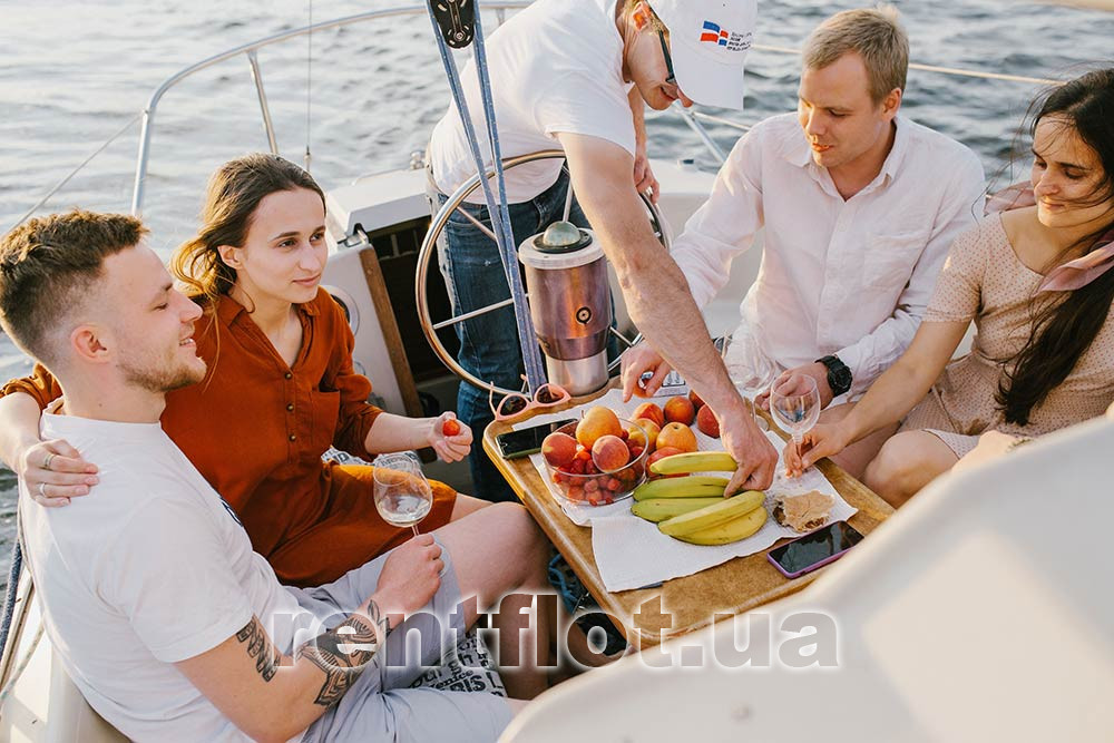 На кокпіті яхти Чумак