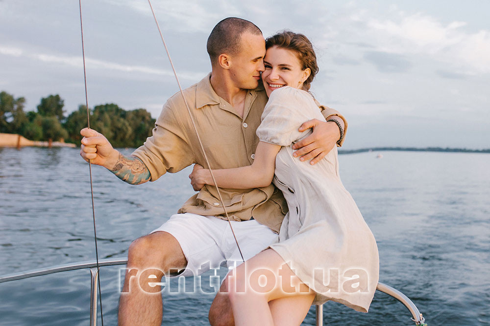 Відпочинок удвох на парусній яхті Чумак