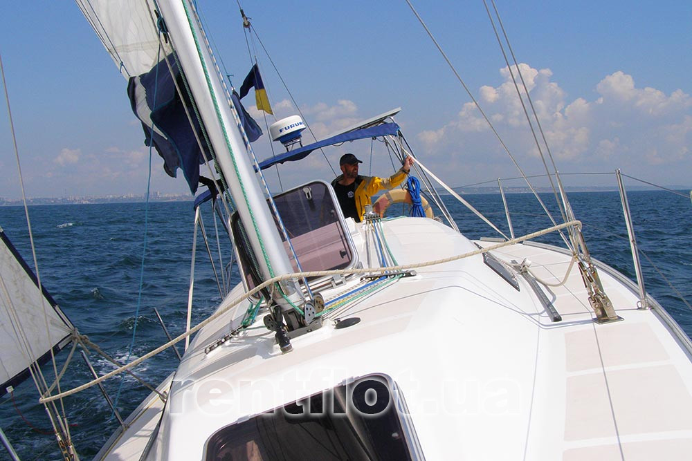 Enlarge photo of the mast of sailing yacht Estra Mast of sailing yacht Estra