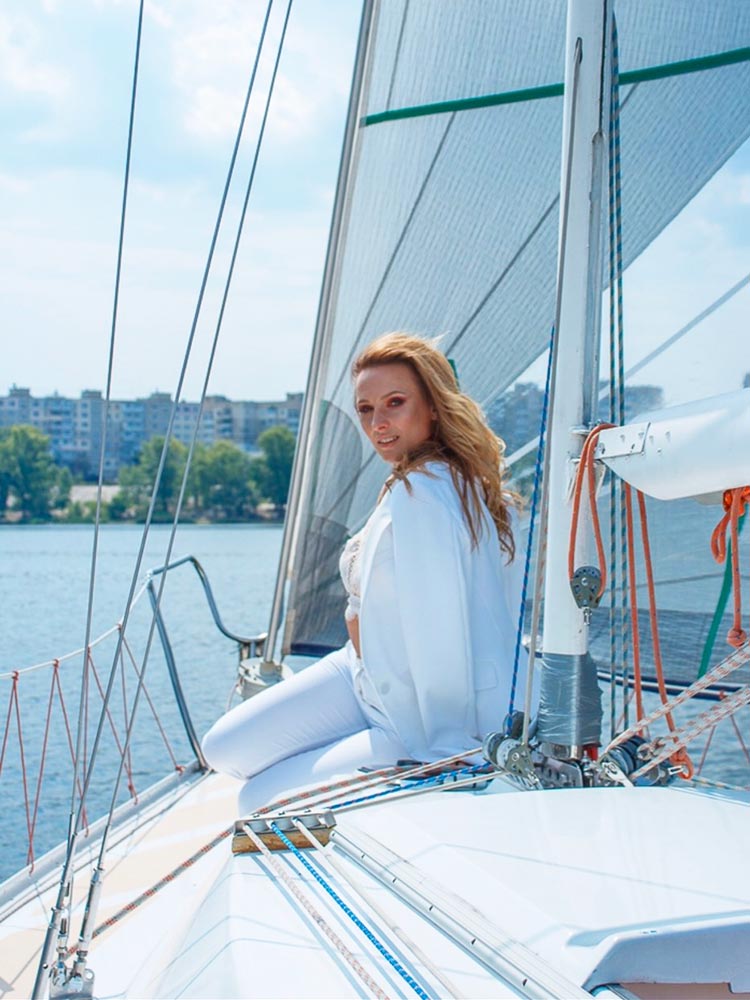Збільшити фото фотосесії на яхті Ізабелла Фотосесія на яхті Ізабелла
