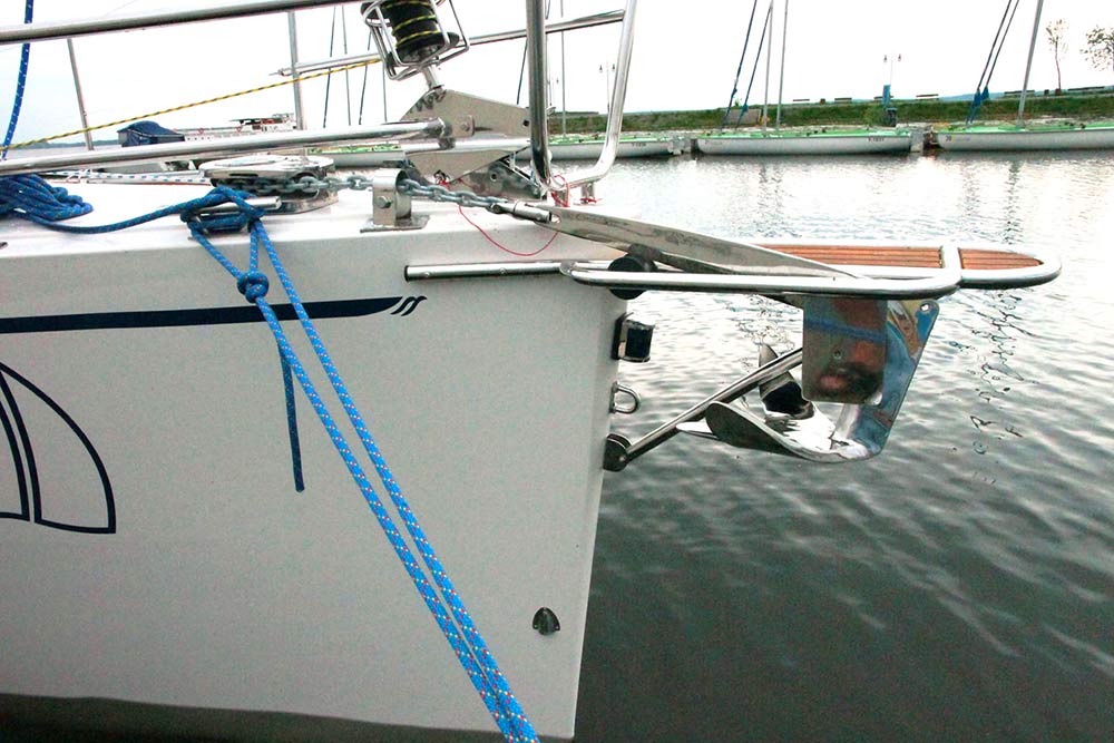 Ніс парусної яхти Кобра-33 Ексклюзив