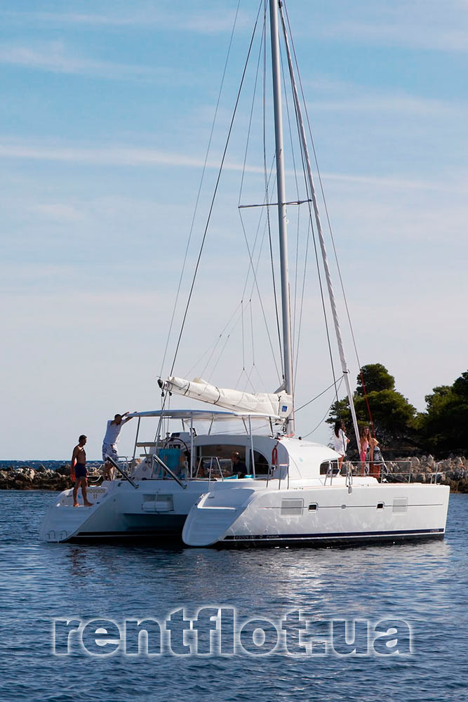 Enlarge photo of rest on catamaran Lagun-380 Rest on the catamaran Lagun-380