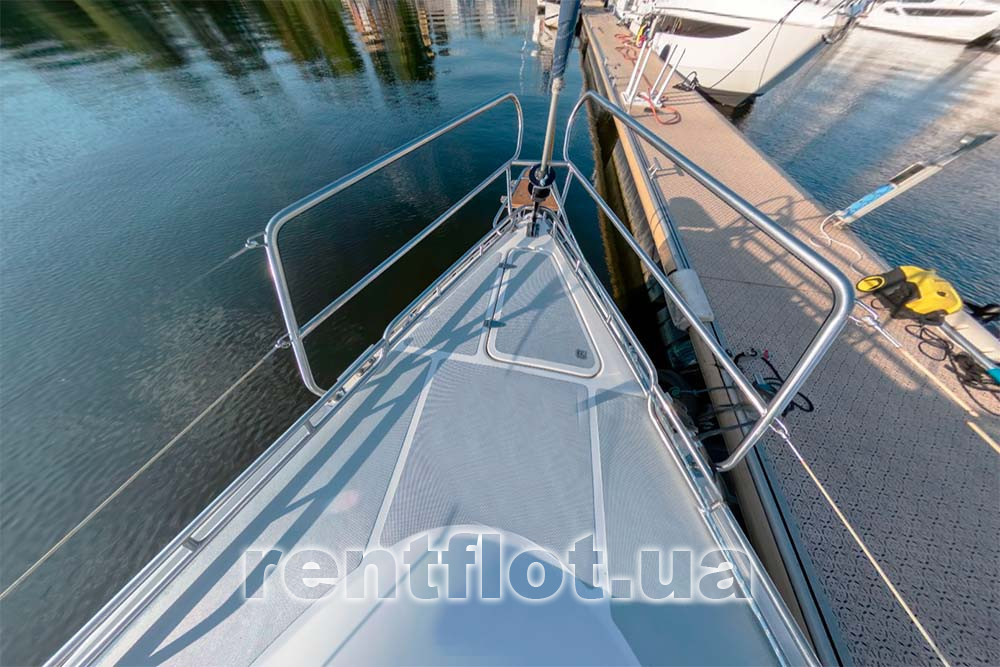 Збільшити фото носа парусної яхти Янмор Нос парусної яхти Янмор