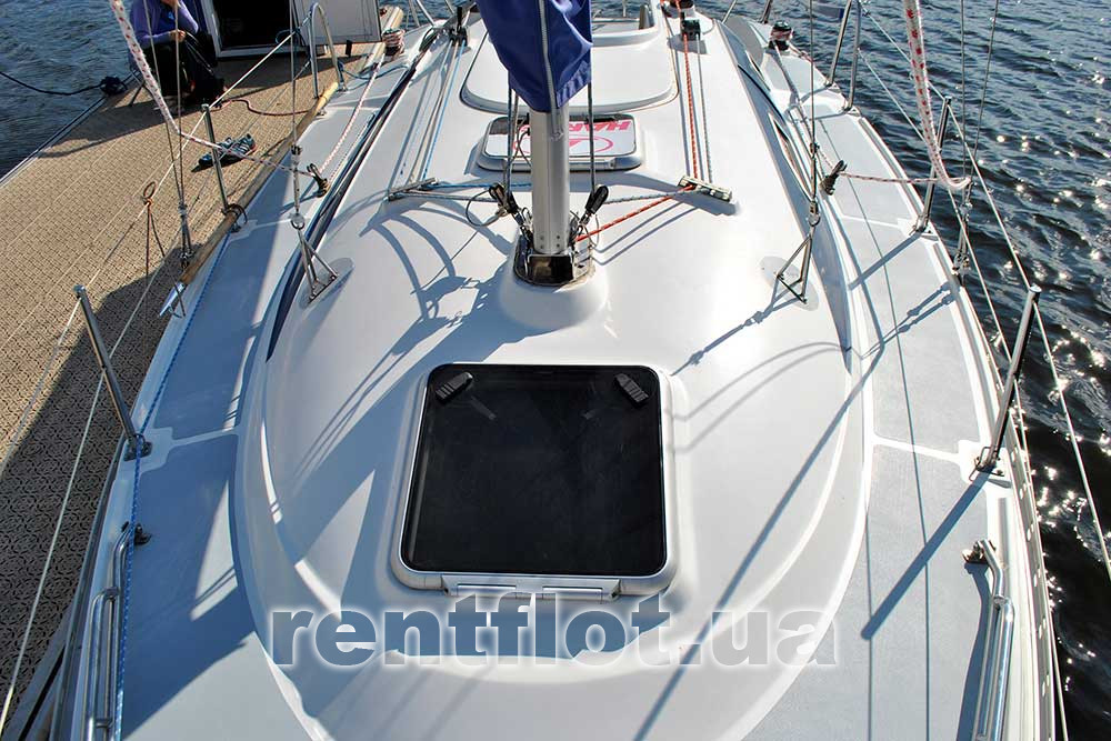 Збільшити фото люка в кают-компанію парусної яхти Янмор Люк в кают-компанию парусной яхти Янмор