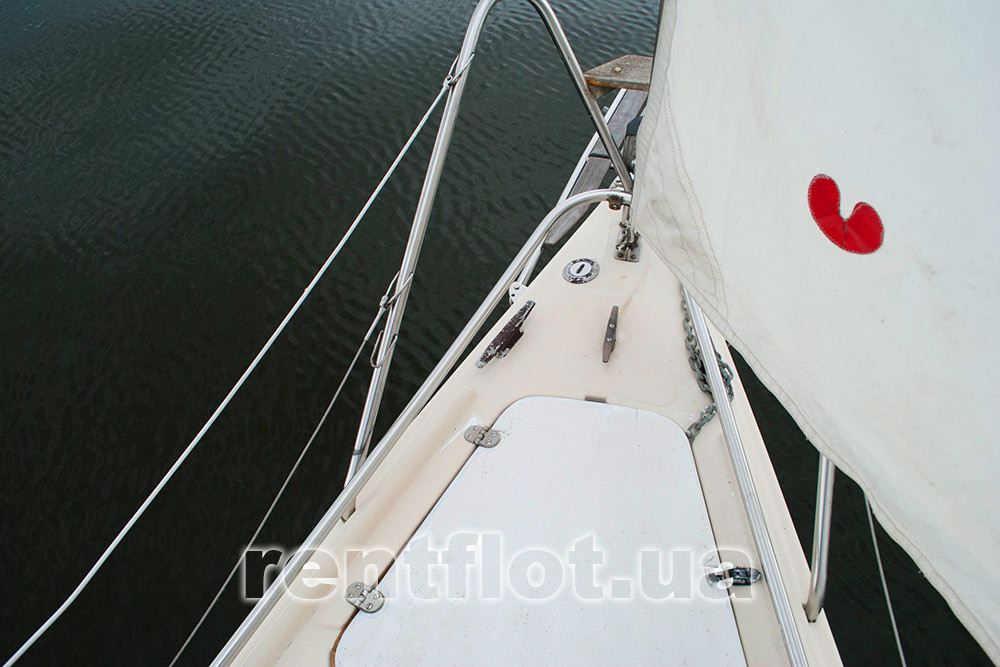 Enlarge photo of the bow of sailing yacht Lauri The bow of the sailing yacht Lauri