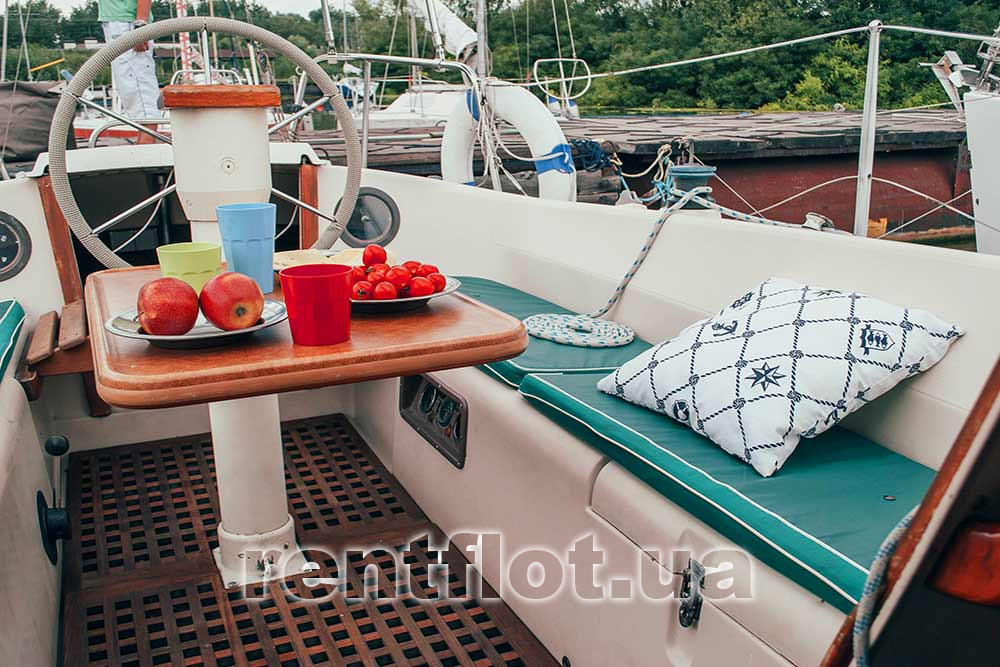 Enlarge photo of the buffet table on the sailing yacht Lauri Buffet on sailing yacht Lauri