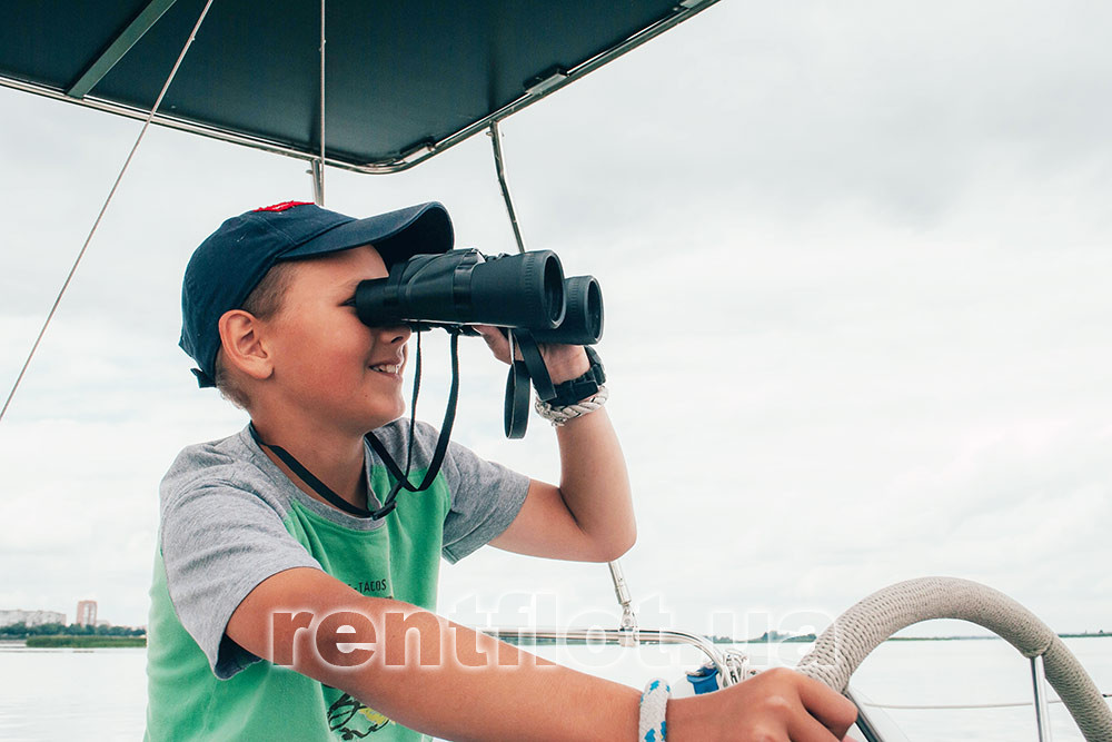 Enlarge photo of the little captain of the sailing yacht Lauri Little captain of the sailing yacht Lauri