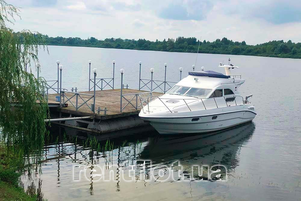 Enlarge photo of the motor yacht Sea Line-33 at the pier on the Dnieper Motor yacht Sea Line-33 at the pier on the Dnieper