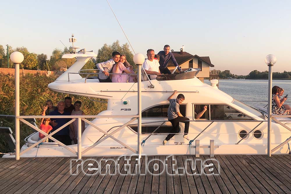 Enlarge the photo of the holiday on board the motor yacht Sea Line-33 Celebration on board motor yacht Sea Line-33