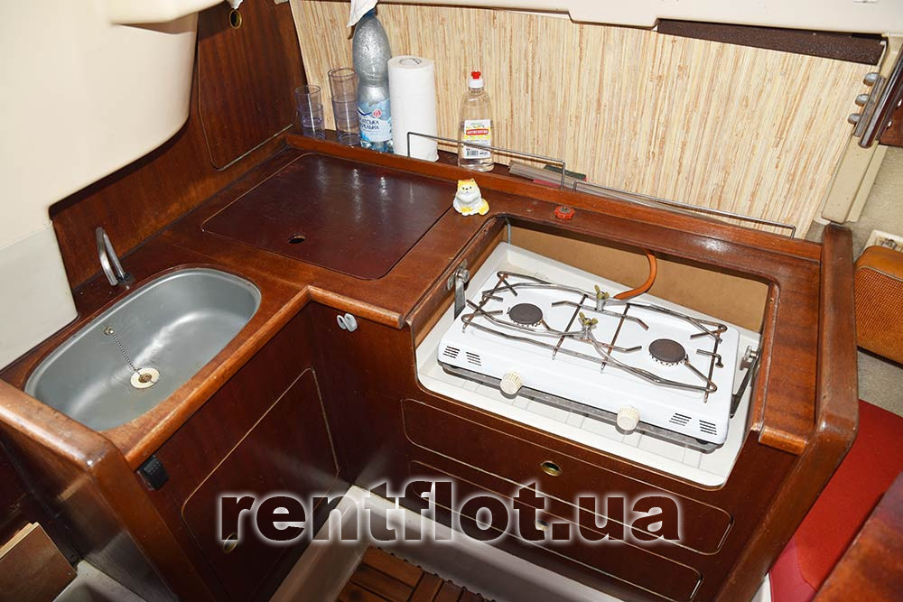 Камбуз парусної яхти Сімплі Ред