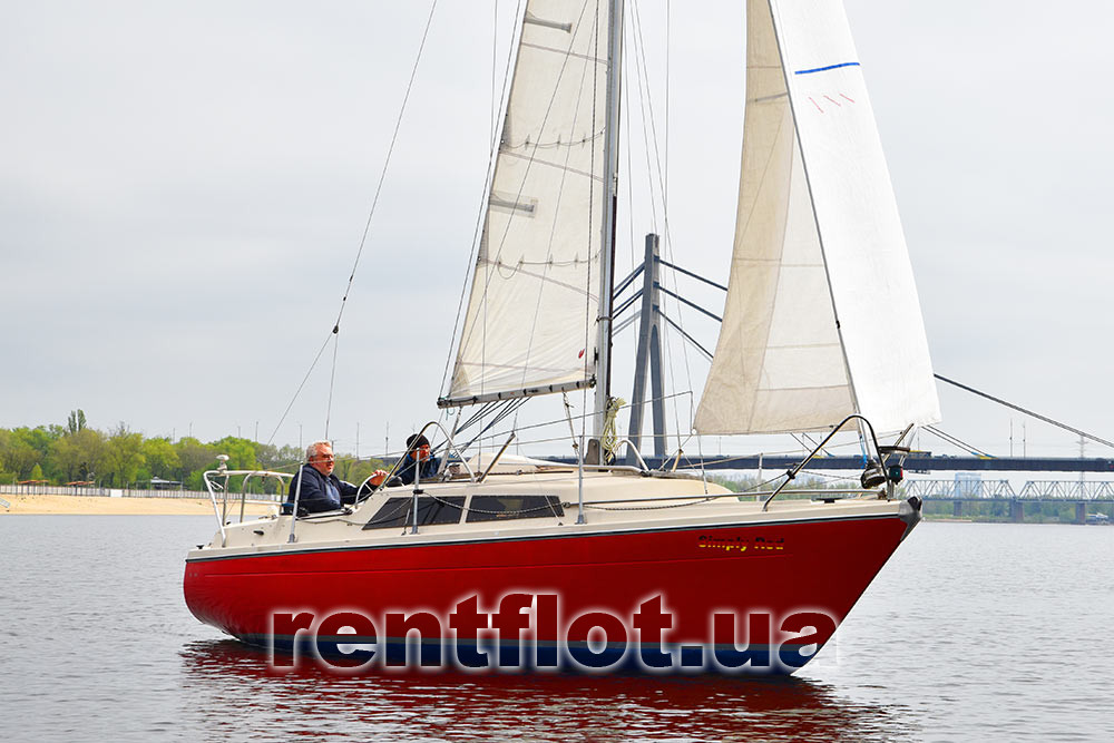 Парусна яхта Сімплі Ред на Дніпрі