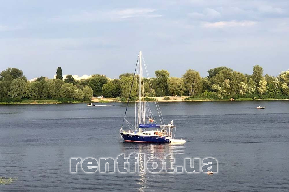 Увеличить фото парусной яхты Виктори на Днепре Парусная яхта Виктори на Днепре