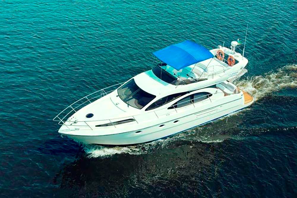 Увеличить фото моторной яхты Азимут-46 на ходу Моторная яхты Азимут-46 на ходу