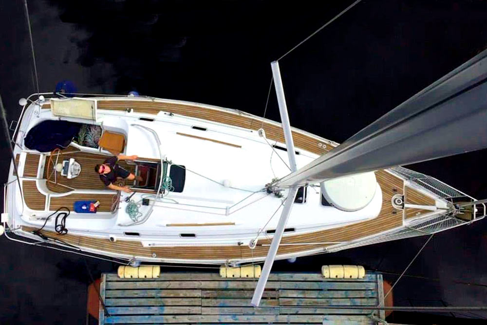 Enlarge photo of the top view of sailing yacht Benetu-331 Ksenia Top view of sailing yacht Benetu-331 Ksenia