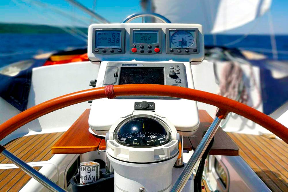 Enlarge photo dashboard sailing yacht Benetu-331 Ksenia The dashboard of the sailing yacht Benetu-331 Ksenia