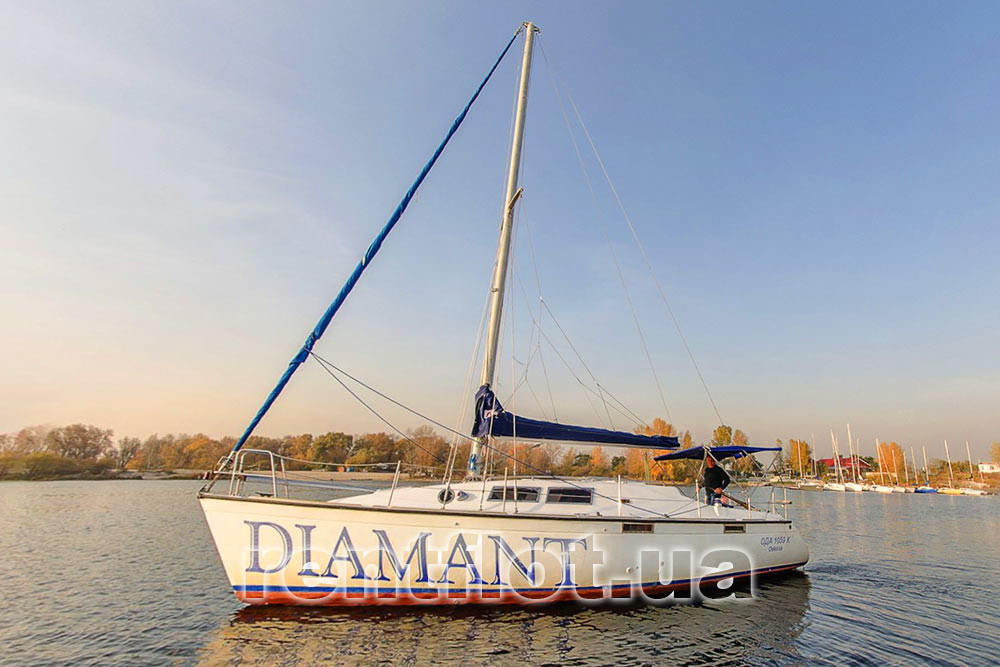 Парусная яхта Диамант на тихом ходу