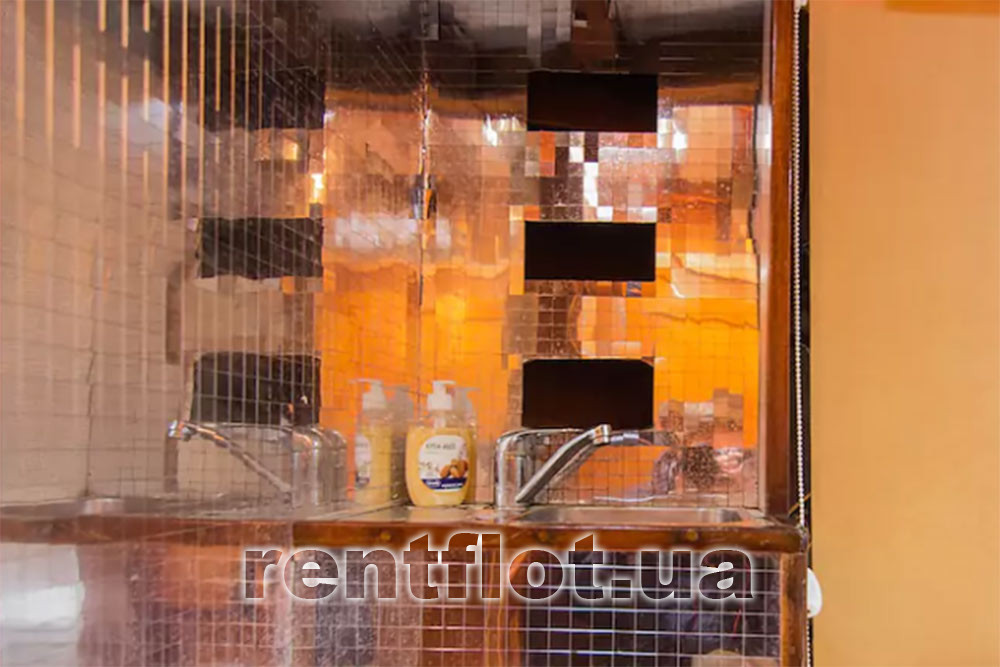 Enlarge photo of the head of the sailing yacht Fortuna Toilet of sailing yacht Fortuna