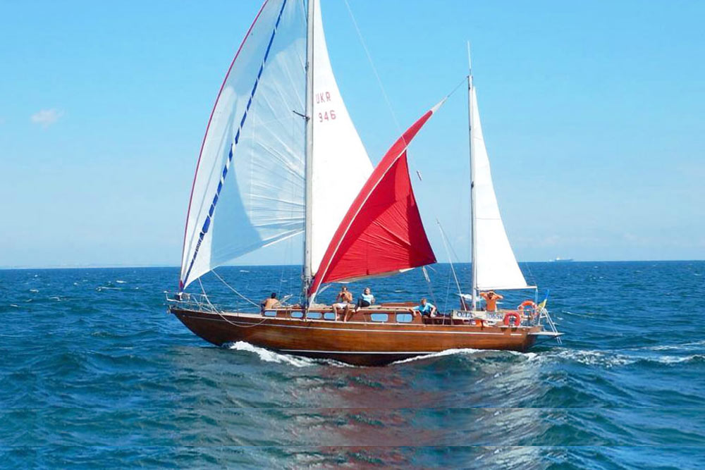 Enlarge photo of a walk with friends on the sailing yacht Fortuna Walk with friends on a sailing yacht Fortuna
