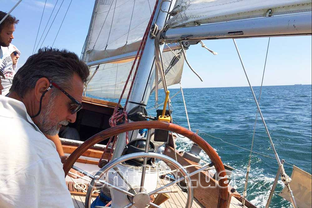 Enlarge photo of the steering wheel of sailing yacht Fortuna The steering wheel of the sailing yacht Fortuna