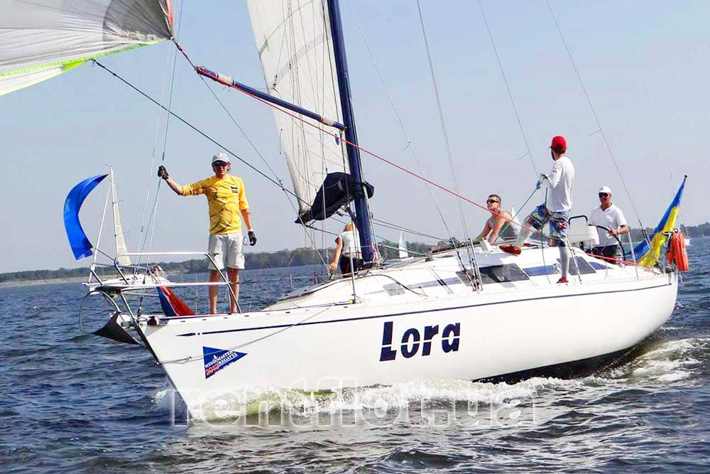 Sailing yacht Lora