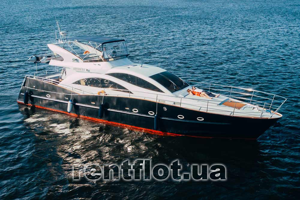 Увеличить фото правого борта моторной яхте Одиссея Правый борт моторной яхте Одиссея