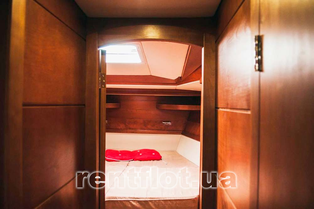 Enlarge photo of the entrance to the cabin of sailing yacht Olga Entrance to the cabin of sailing yacht Olga