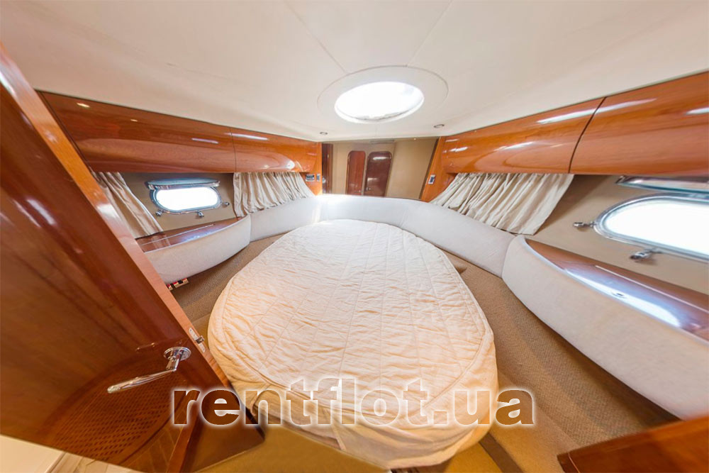 Enlarge photo of the cabin of motor yacht Princess-45 Cabin of motor yacht Princess-45