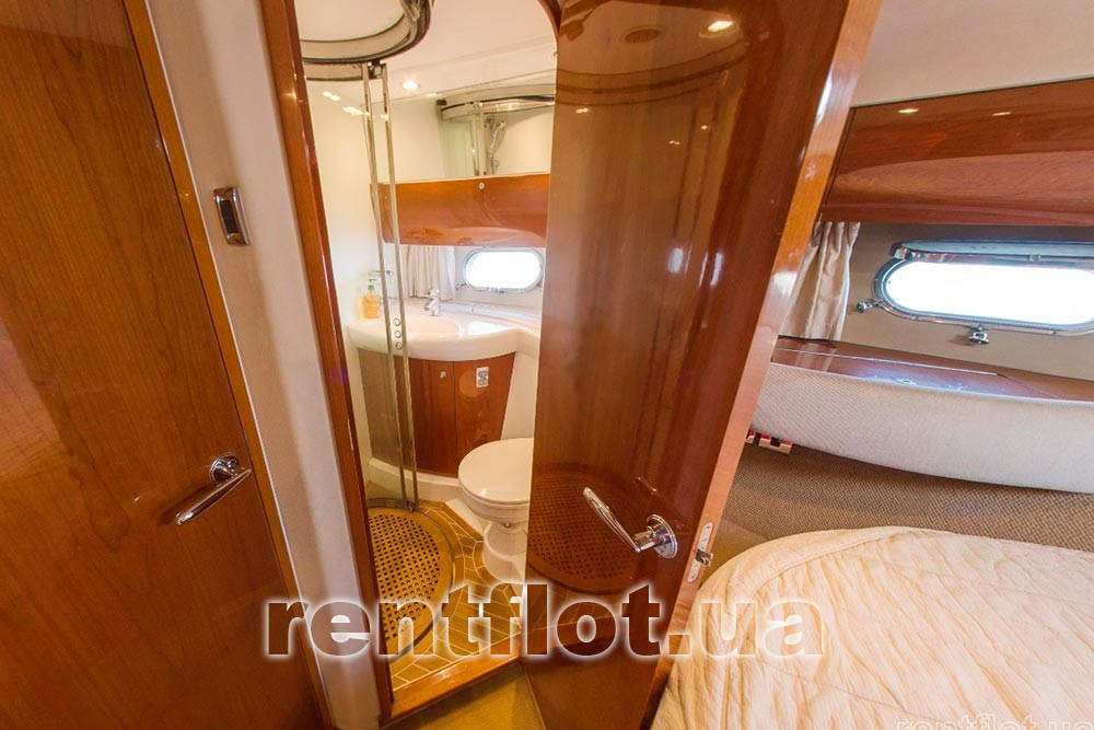 Enlarge photo of the latrine in the bow cabin of motor yacht Princess-45 Toilet in the bow cabin of motor yacht Princess-45