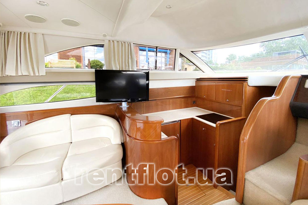 Enlarge photo of the cockpit of motor yacht Princess-45 Cockpit of motor yacht Princess-45