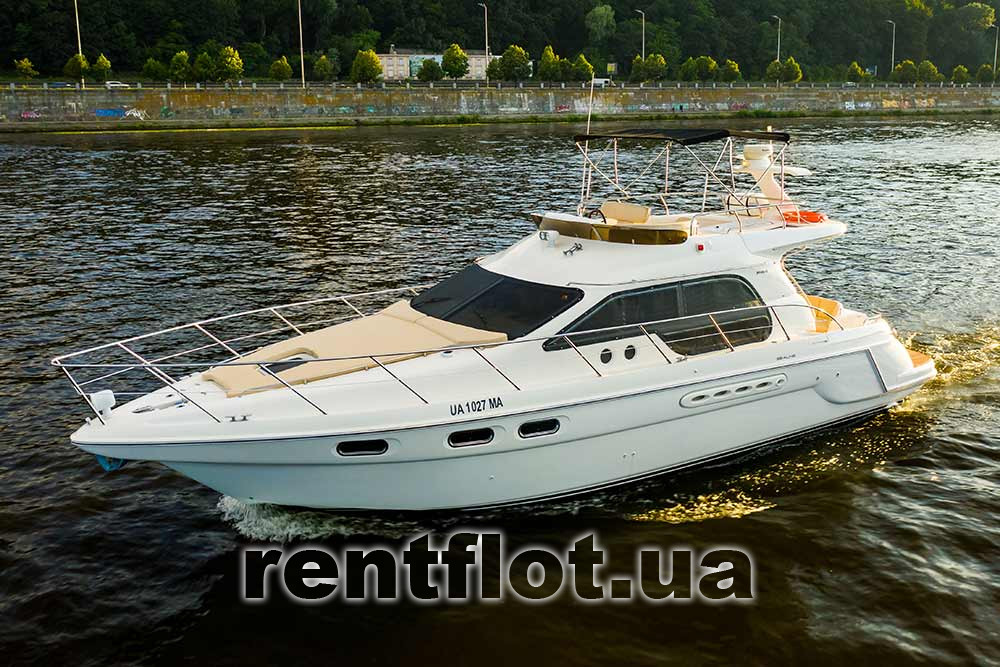 Увеличить фото носа моторной яхты Си Лайн Нос моторной яхты Си Лайн